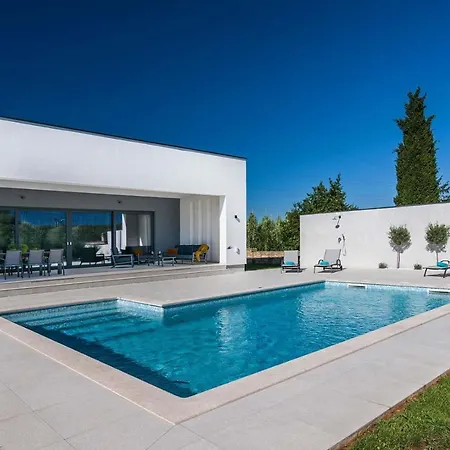Polei Villa