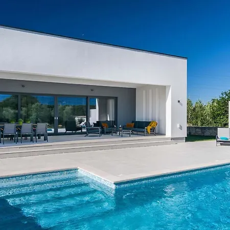 Polei Villa