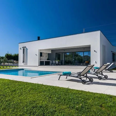 Polei Villa